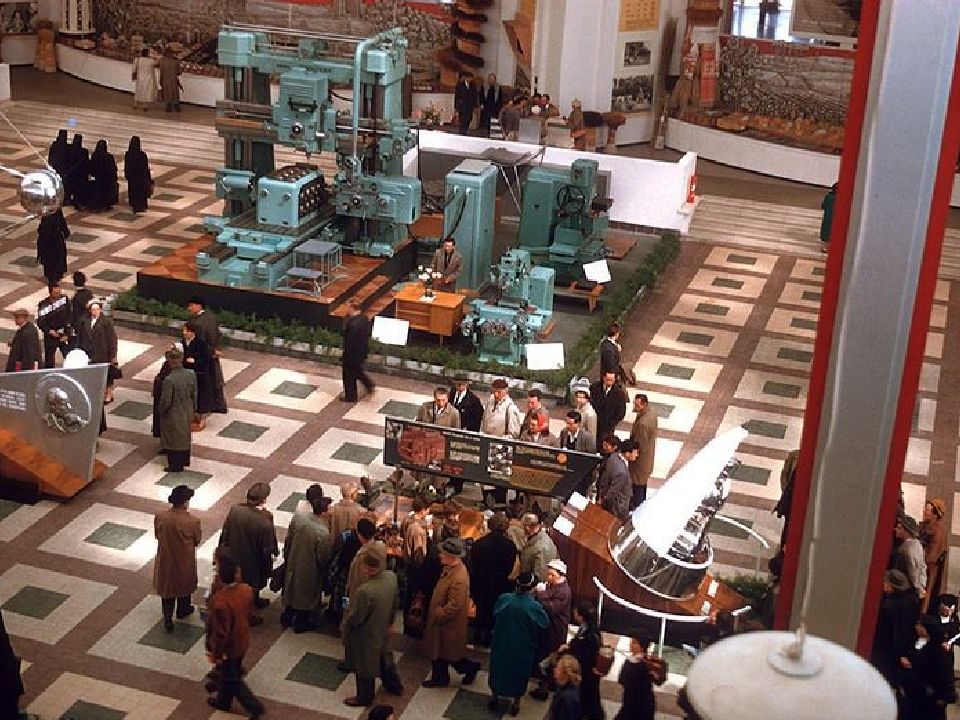 павильон ссср на экспо 58. фарфор на всемирной выставке в брюсселе 1958. экспо 1958 павильон ссср. атомиум брюссель 1958. выставка брюссель.